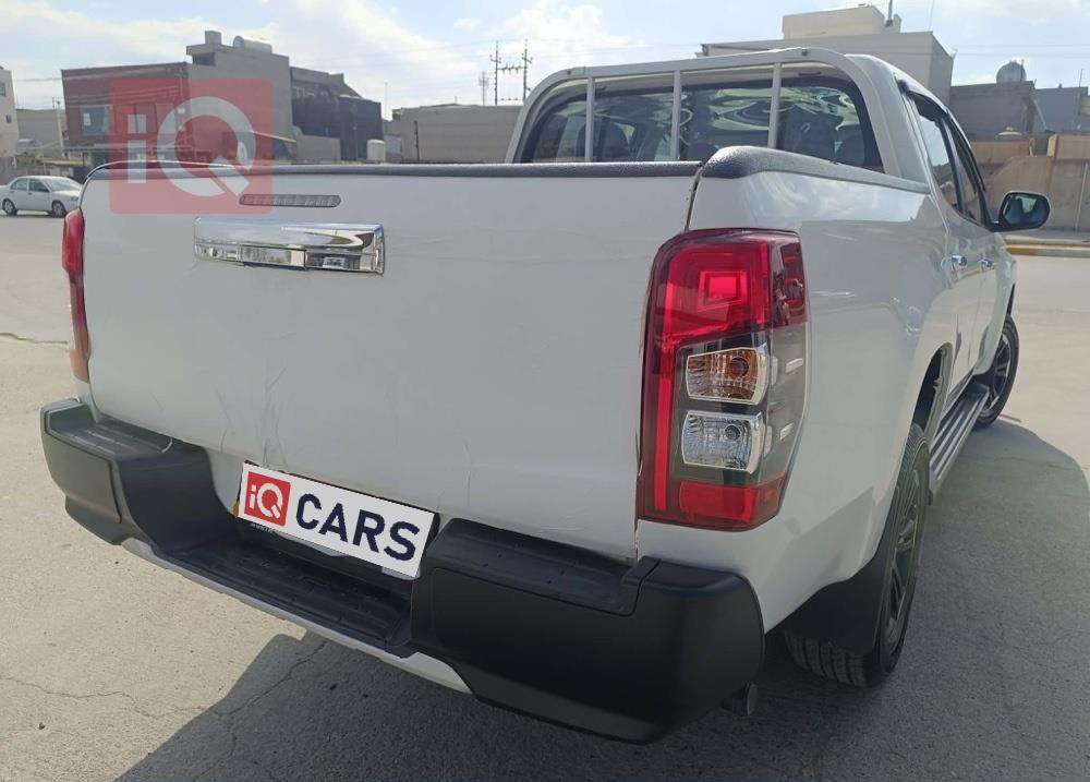 ميتسوبيشي L200